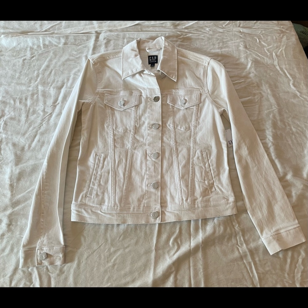 Gap white denim jacket NWT size XS